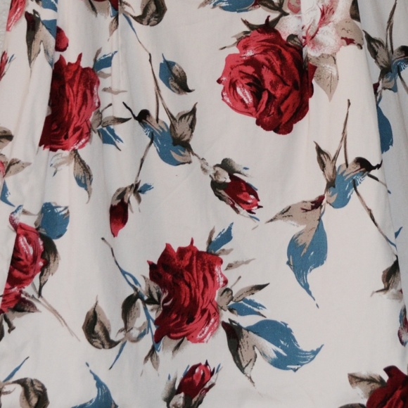 Akira Red and Ivory Floral Keyhole Dress Sz S - Picture 6 of 6